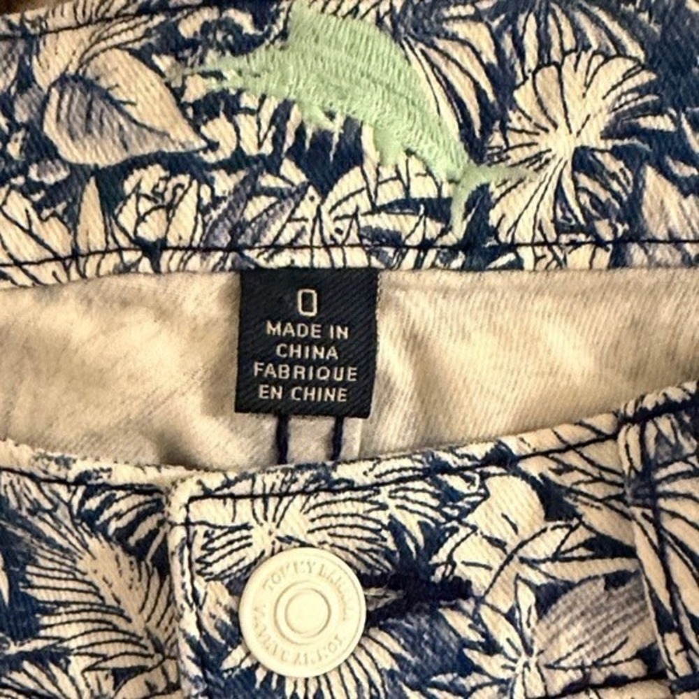 Tommy Bahama Denim Womens 0 Deep Space Tropical Floral Ankle Pants TW112702 Blue - Picture 2 of 11